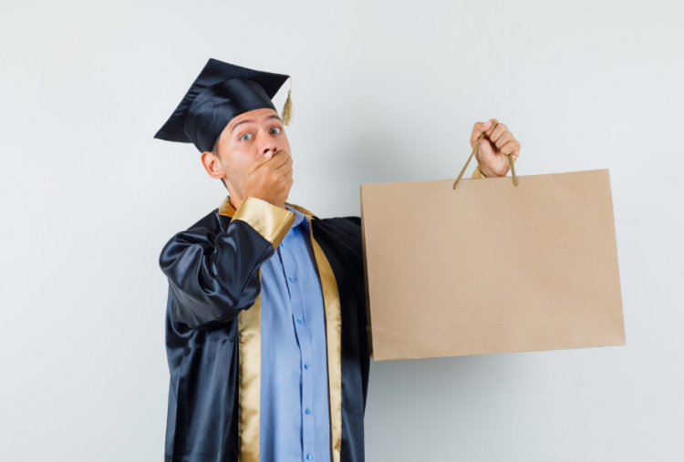 8 Ide Hadiah Wisuda Kekinian yang Berkesan untuk Orang Tersayang