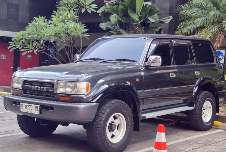 KPK Sita Mobil Mewah Land Cruiser Milik Pejabat Ditjen Binwasnaker dan K3