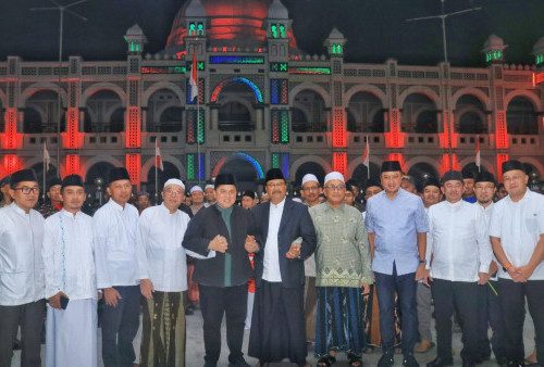 Alhamdulillah, Kota Pasuruan Mendapatkan Hibah Lampu Hias untuk Masjid Jamik dari Menteri BUMN