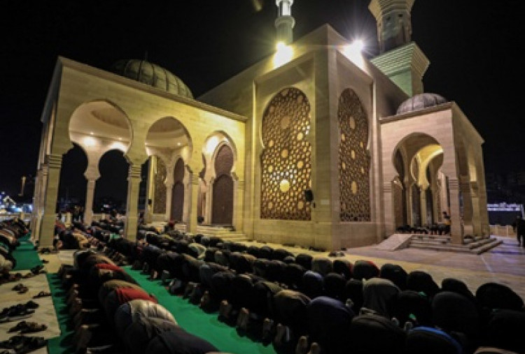 Pilu Rakyat Palestina Jalani Ibadah Sahur di Bulan Ramadan, Tarawih Mencekam Dijaga Tentara Israel