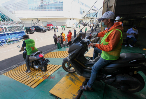 PELNI Berangkatkan Mudik Gratis Sepeda Motor