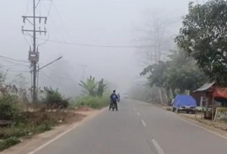 Mirisnya Cerita Warga Samarinda, Tiap Pagi Mengira Mendung, Ternyata Masih Diselimuti Kabut Asap Karhutla