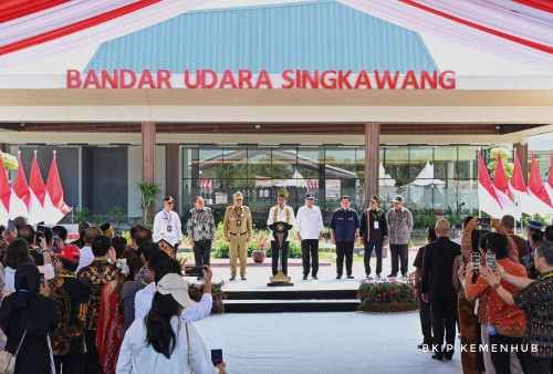 Presiden Joko Widodo Resmikan Bandara Singkawang di Kalimantan Barat