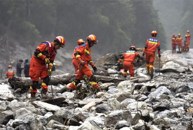 Nepal Mulai Menguburkan Korban Banjir Bandang: Ribuan Masih Hilang Ditelan Himalaya