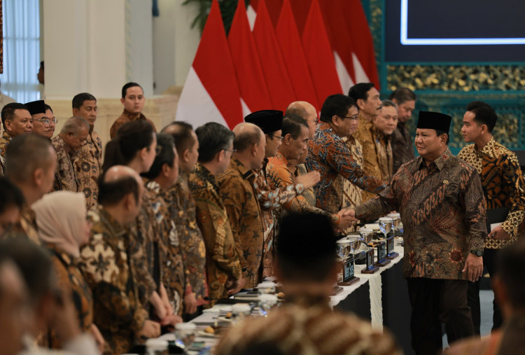 Prabowo Janji Indonesia Produksi Mobil Nasional dalam Tiga Tahun