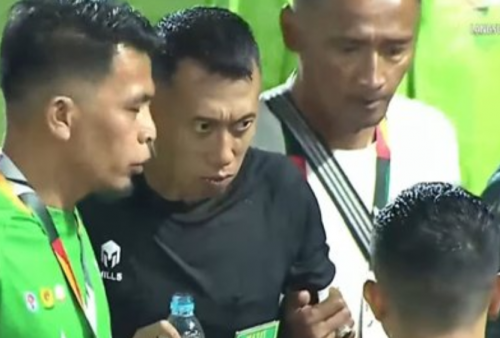 Sosok Eko Agus Sugiharto Wasit Aceh vs Sulteng PON 2024 yang Dipukul Pemain hingga Terkapar, Banjir Kartu Merah!