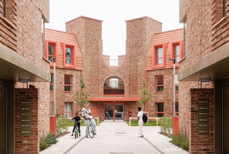 Proyek Perumahan London Farmstead Road, Hidupkan Kembali Gaya Arts and Crafts