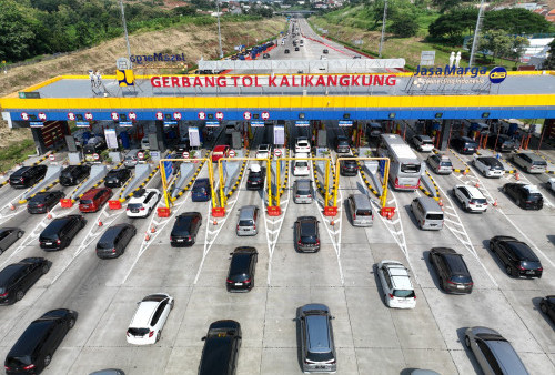 328 Ribu Kendaraan Tinggalkan Jakarta Melalui GT Cikampek Utama