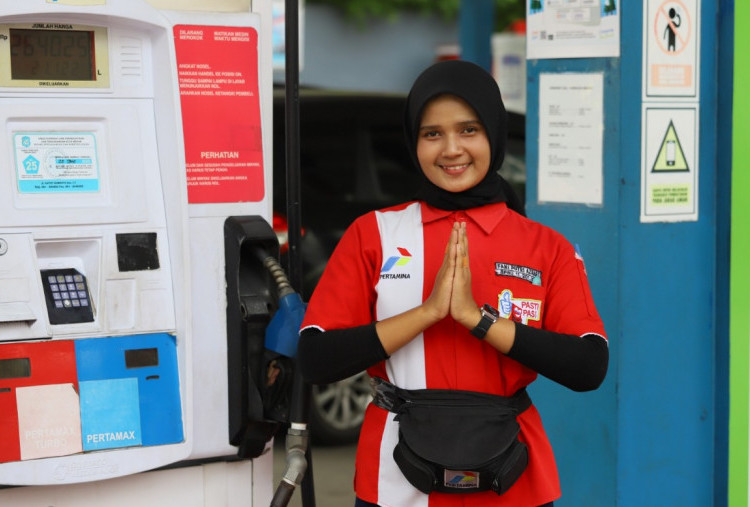Terbaru! Harga BBM Pertamina Ada yang Turun Rp1.400 per Liter, Cek di SPBU Hari Ini