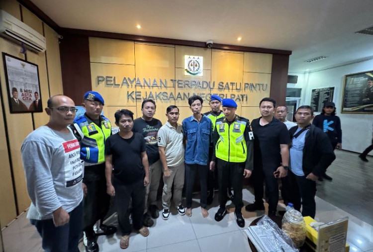 Tim SIRI Kejagung Tangkap DPO Toni Waluyo