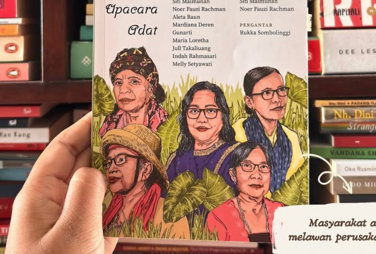 Abadikan Perjuangan Perempuan untuk Terus Selaras dengan Alam dalam Senjata Kami adalah Upacara Adat