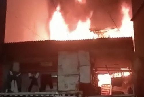 Rumah dan Warung Klontong di Sawah Besar Ludes Terbakar, Diduga AC Jadi Penyebab