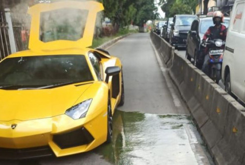 Polisi Tilang Lamborghini yang Mogok di Jalur Busway, Begini Ceritanya