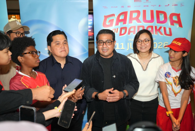 Jelang Laga Indonesia Vs Oman, Menpora Erick Thohir dan Menteri Ekraf Nobar Film Garuda di Dadaku