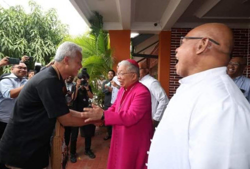 Keakraban Ganjar dengan Uskup Agung Merauke, Blak-blakan Soal Pemilu hingga Papua