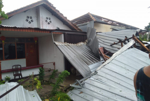  Angin Puting Beliung Mengamuk di Bangka Belitung, 4 Warga Desa Kebintik Terluka Akibat Reruntuhan Bangunan 