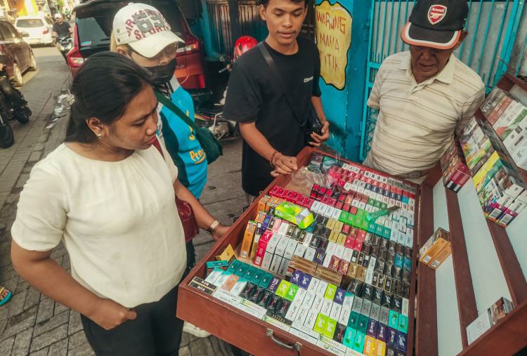 Peredaran Rokok Ilegal di Jatim (2): Madura Jadi Basis, Oknum Aparat Ikut Bermain