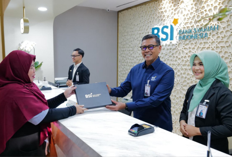 Peringati Harpelnas 2026, Dirut BSI Sambut dan Layani Nasabah Dengan Sepenuh Hati