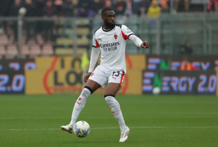 AC Milan Batal Jual Fikayo Tomori ke Fulham, Berpeluang Starter Lawan Juventus