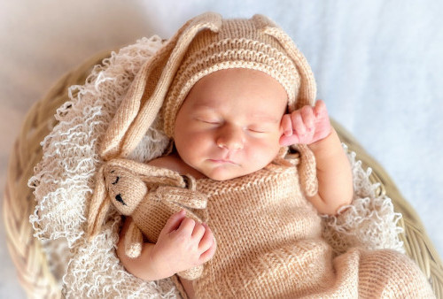 50 Referensi Nama Bayi Laki-laki dan Perempuan yang Lahir di Bulan Ramadan, Penuh Harapan Baik
