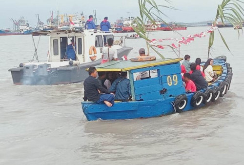 Lebaran Ketupat, Polres Bangkalan Amankan Lomba Perahu Hias