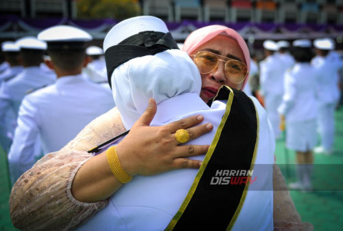 Upacara Wisuda Perwira Transportasi Laut