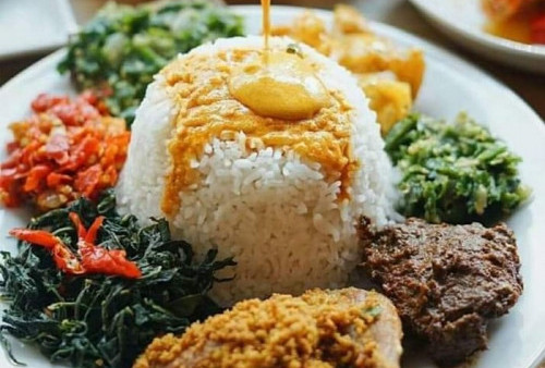 Netizen Heboh Makan Nasi Padang Sampai Rp8 Juta, Bisa Beli Motor Bekas