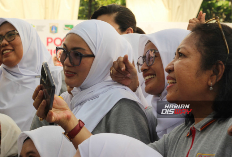 Sebagai bagian dari komitmen tersebut, SRC menggelar program Cek Kesehatan Gratis (CKG) yang diikuti sekitar 500 pemilik Toko SRC di wilayah Jabodetabek. Kegiatan tersebut turut dihadiri Sekretaris Daerah Provinsi DKI Jakarta, Uus Kuswanto, Anggota Komisi IX DPR RI Indah Kurnia, Kepala Dinas Kesehatan DKI Jakarta Ani Ruspitawati, serta Direktur PT SRC Indonesia Sembilan Romulus Sutanto.