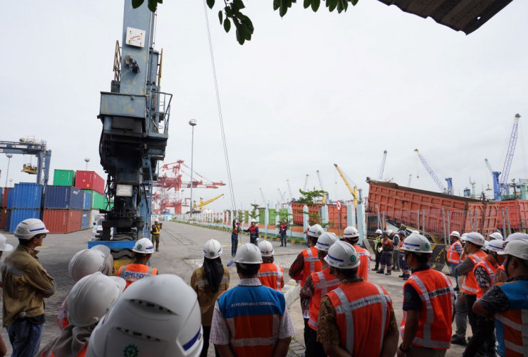 Perkuat Keselamatan Kerja, Pelindo Gelar Pelatihan Vertical Rescue, Penyelamatan Pekerja di Ketinggian