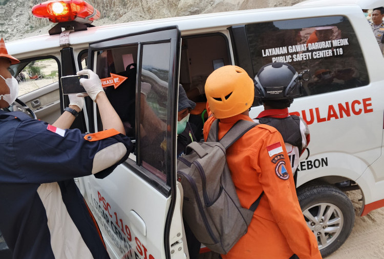 Tragis! Korban Longsor Tambang Gunung Kuda Cirebon Tembus 19 Jiwa, 6 Masih Hilang