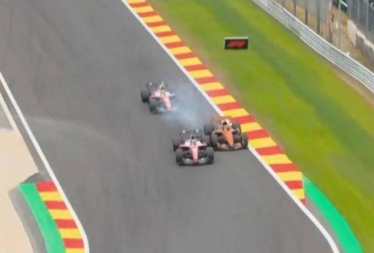 Steward F1 Berat Sebelah? Hamilton Kena Penalti, Charles Leclerc Lolos dari Sanksi!