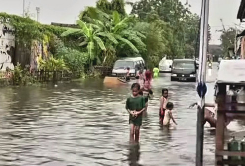 Banjir Jakarta Masih Merendam Rumah Warga Nyaris 1 Meter, ROB Ikut Memperparah