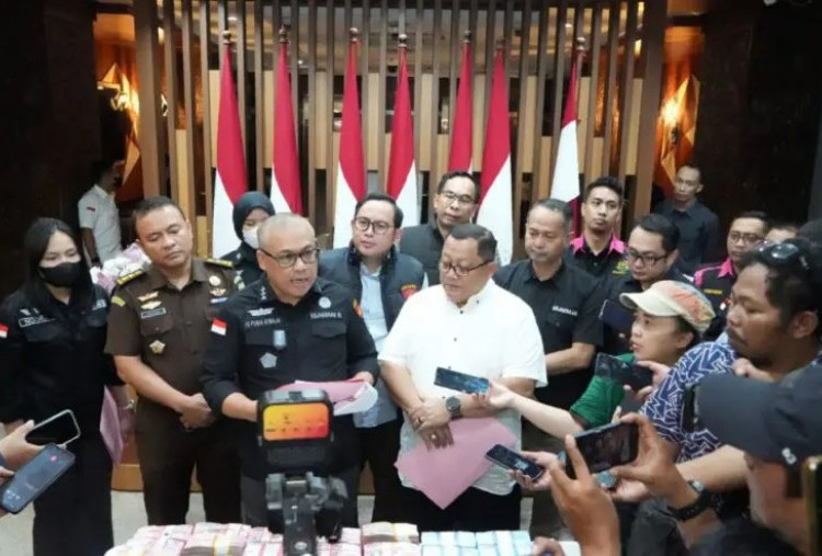  Usut Pungli Perizinan ESDM Jatim, Penyidik Kejati Dalami Aliran Uang Rp687,5 Juta ke Mantan Kadis