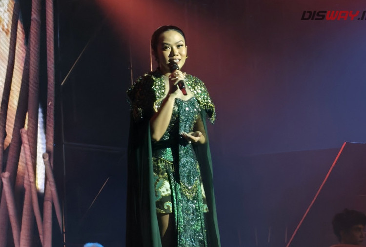 Wujudkan Mimpi Sang Ibu, Yura Yunita Hadirkan Ruth Sahanaya di Konser Bingah