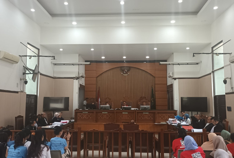 Sidang Lanjutan Kasus Sumpah Palsu Ikee Farida, Kesaksian Suami dan Adik Ditolak Jaksa