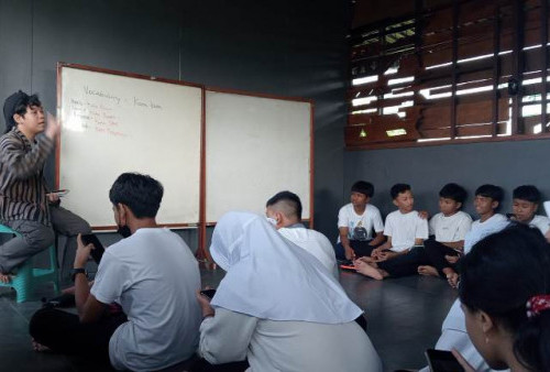  SMP Wijaya Putra Belajar Bahasa Inggris ke Kampung Inggris