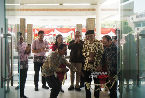 Bekti menjelaskan, R. Ing. Soekonjono diambil dari nama seorang Insinyur di Surabaya. Dahulu, Alm. R. Ing. Soekonjono merupakan anggota Partai Nasional Indonesia (PNI) yang mendirikan YPTA Surabaya, sebagai cabang dari YPTA yang ada di Jakarta. (Julian Romadhon/Harian Disway)