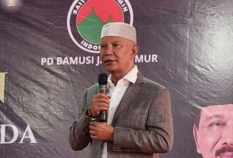 Ramadan, Said Abdullah Salurkan Zakat Mal ke Ribuan Jemaah Tarawih di Sumenep