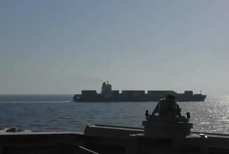 Tegang Jelang Perundingan Kedua: Kapal AS Tembaki Kapal Kargo Iran di Laut Arab 