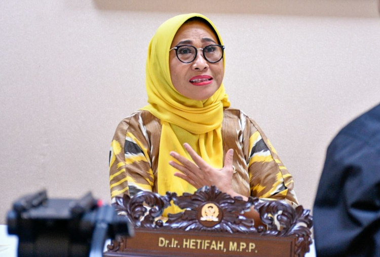 DPR Komitmen Kawal Implementasi Putusan MK tentang Sekolah Gratis untuk SD dan SMP