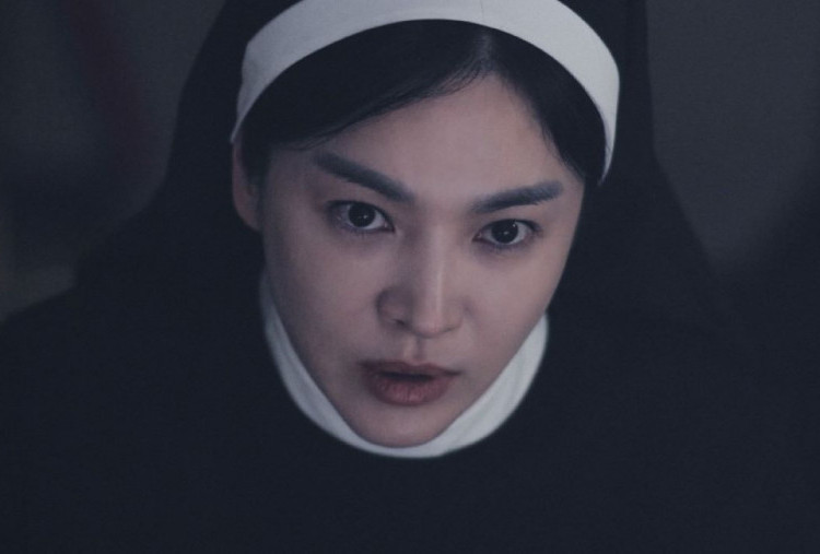 Sinopsis Film Dark Nuns: Upaya Song Hye Kyo dan Jeon Yeo Been Usir Roh Jahat