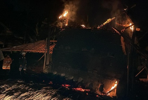Tobong Bata Milik Sunaryo Ludes Terbakar, Saat Melakukan Pembakaran Batu Bata 