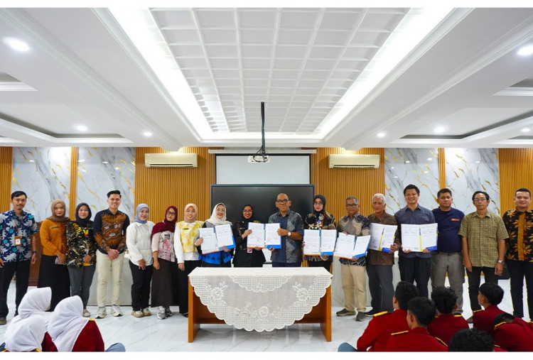 Universitas Esa Unggul Wujudkan Kolaborasi Pendidikan Inklusif Bersama SRMA 10 Jaksel