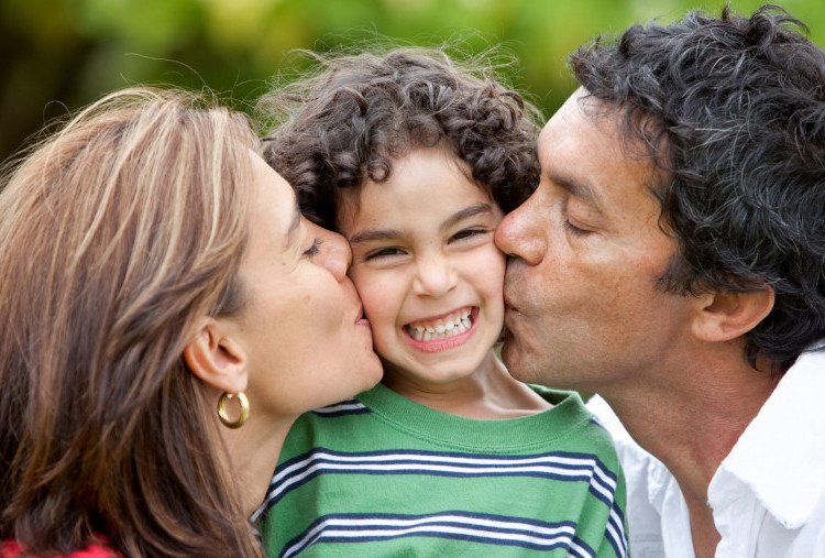 Mengenal Perbedaan VOC Parenting vs Positive Parenting