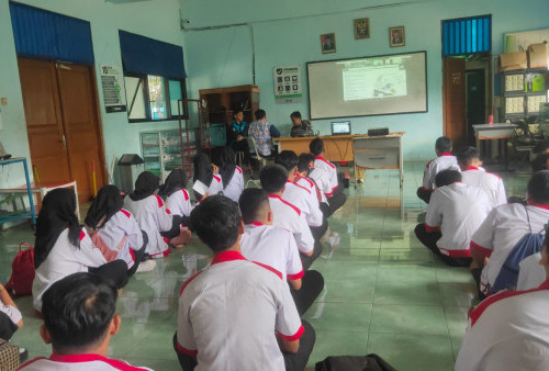 56 SMK Binaan AHM di Jakarta-Tangerang Dapat Edukasi Motor Listrik Honda EM1 e: