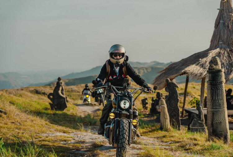 Adu Tahan Banting! Motul 5100 & 7100 Diuji di Touring Kalcer Sumba
