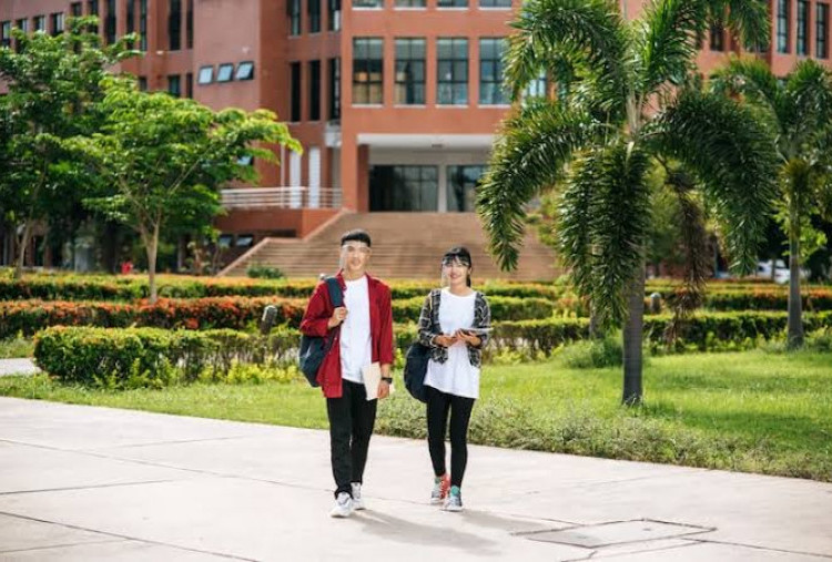Ada Kampus yang Tetapkan Biaya Masuk Rp1,5 miliar, Ini Respons Ketua Komisi X DPR