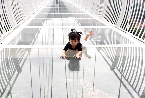 Ngeri-Ngeri Sedap, Jembatan Kaca Terpanjang di Vietnam