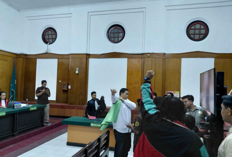Hakim Tolak Eksepsi, Sidang terdakwa UU ITE Komar Berlanjut ke Pembuktian