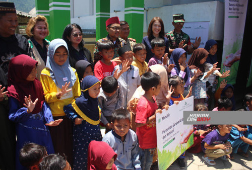 Peresmian ini dihadiri oleh Meylindawati, Direktur & Chief Financial Officer Manulife Indonesia, Shierly Ge, Chief Marketing Officer Manulife Indonesia, tim Yayasan Manulife Peduli, tim Corporate Social Responsible (CSR), wakil tim Diversity, Equity and Inclusion (DEI) bersama 
dengan relawan dari karyawan dan tenaga pemasar Manulife Indonesia serta aparat Desa Wargajaya. 